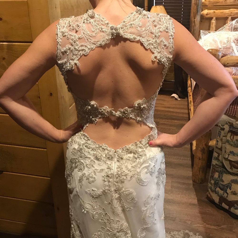 Maggie Sottero gorgeous wedding dress